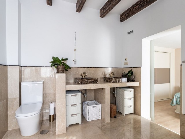 Maison mitoyenne avec 4 Chambres  à Benalmadena