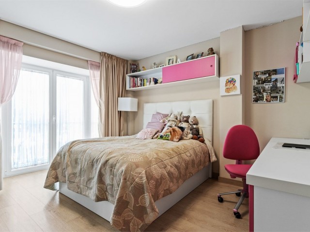 Maison mitoyenne avec 4 Chambres  à Benalmadena