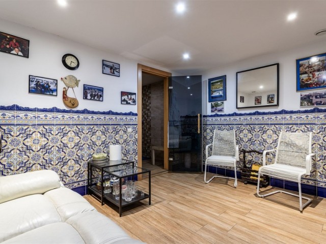 Maison mitoyenne avec 4 Chambres  à Benalmadena