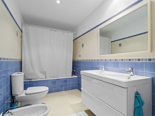 Maison mitoyenne avec 4 Chambres  à Benalmadena