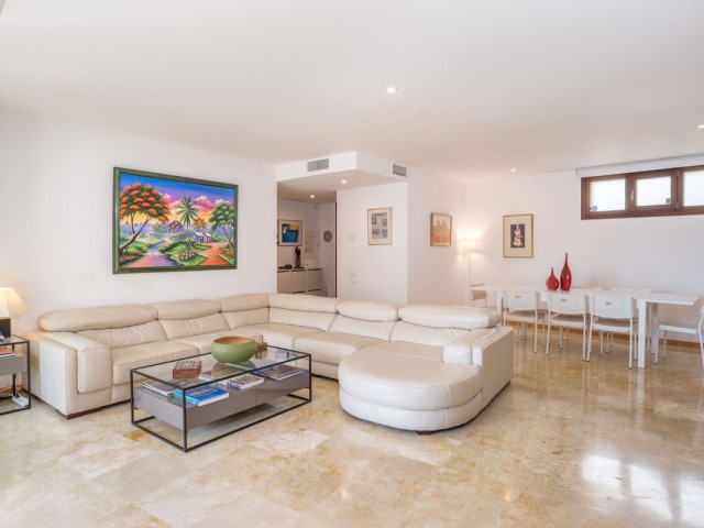 Appartement avec 3 Chambres  à Altos de los Monteros