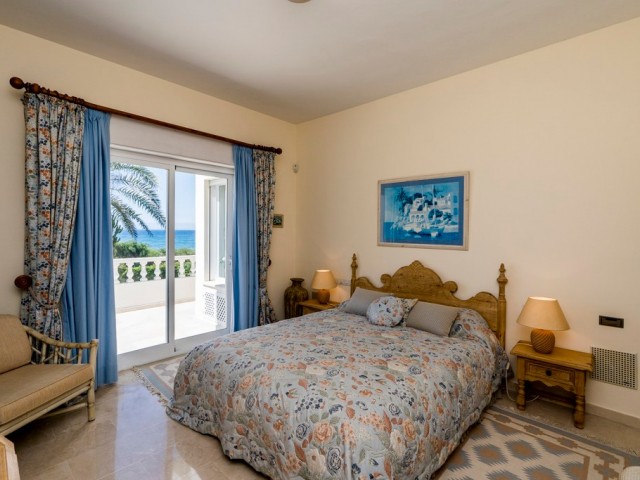 4 Bedrooms Villa in Marbella