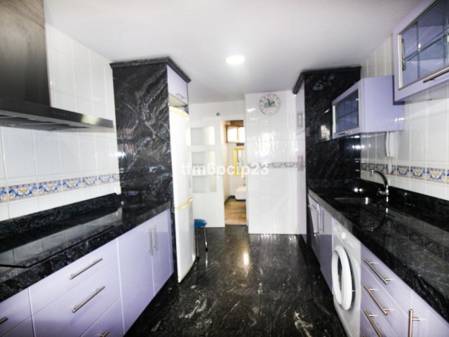 5 Slaapkamer Rijtjeshuis in La Duquesa