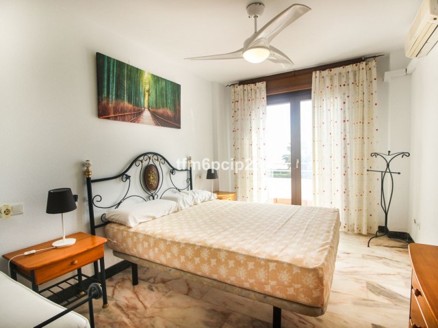 5 Slaapkamer Rijtjeshuis in La Duquesa