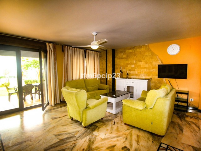 Adosado con 5 Dormitorios  en La Duquesa