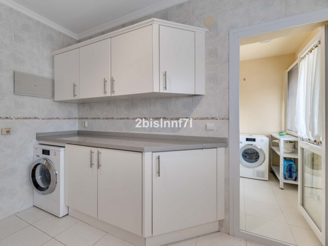 3 Bedrooms Apartment in Elviria