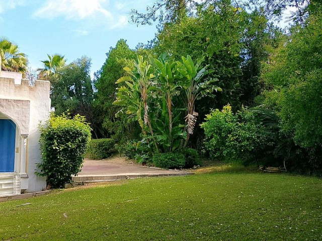 4 Schlafzimmer Villa in New Golden Mile