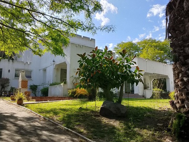 4 Schlafzimmer Villa in New Golden Mile