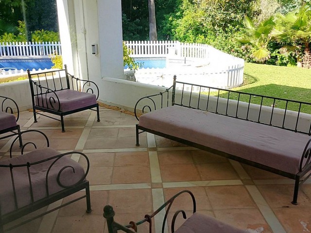 4 Schlafzimmer Villa in New Golden Mile