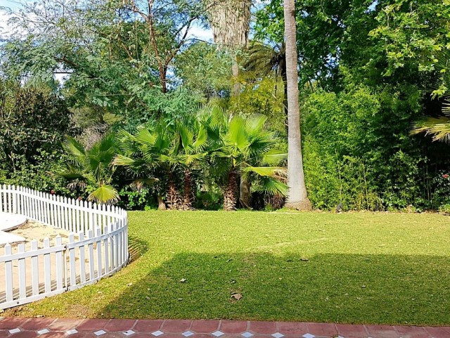 4 Schlafzimmer Villa in New Golden Mile