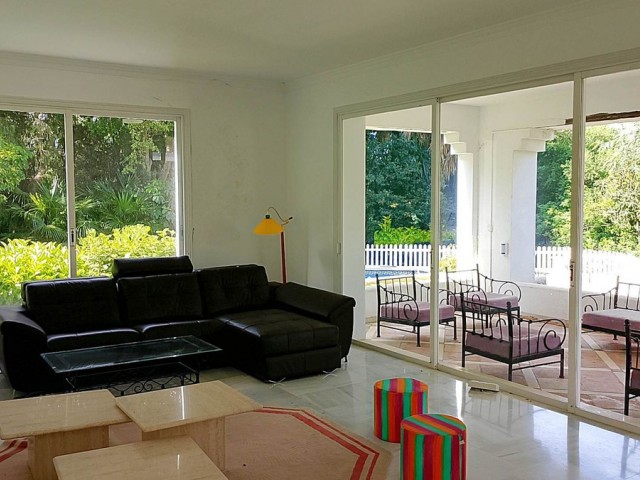 4 Schlafzimmer Villa in New Golden Mile