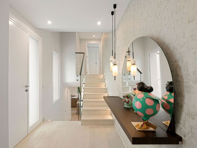 5 Bedrooms Villa in Nueva Andalucía