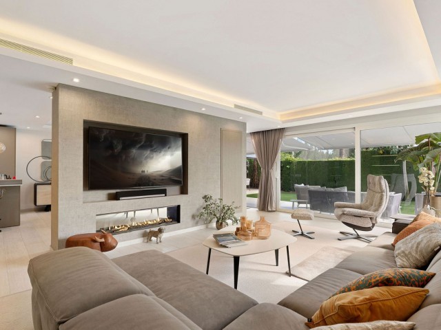 5 Bedrooms Villa in Nueva Andalucía