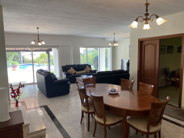 Villa avec 4 Chambres  à Mijas