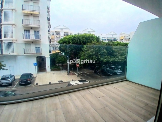 Appartement avec 3 Chambres  à Estepona
