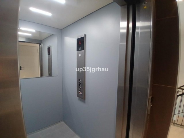 Appartement avec 3 Chambres  à Estepona