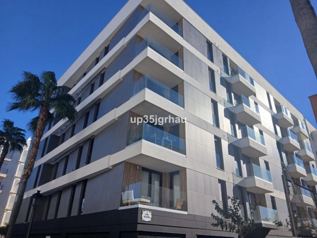 Appartement avec 3 Chambres  à Estepona