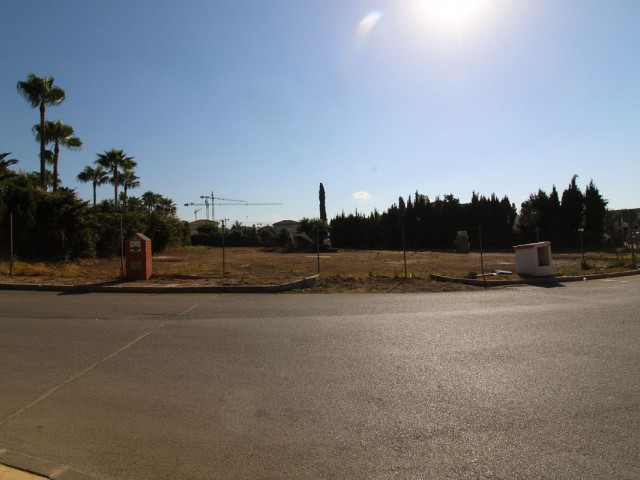  Plot in The Golden Mile
