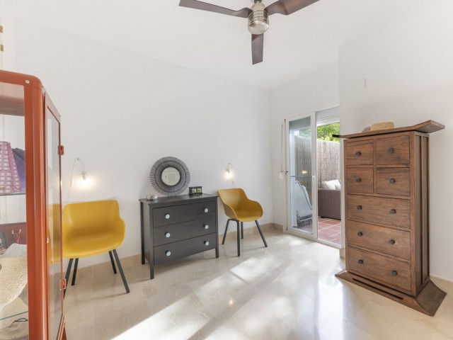 Maison mitoyenne avec 3 Chambres  à Istán