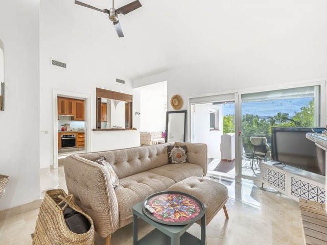 3 Bedrooms Townhouse in Istán