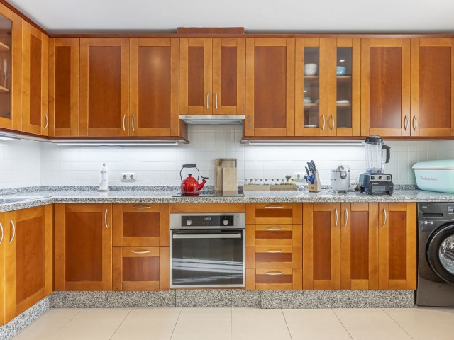 3 Bedrooms Townhouse in Istán