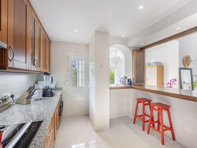 3 Bedrooms Townhouse in Istán