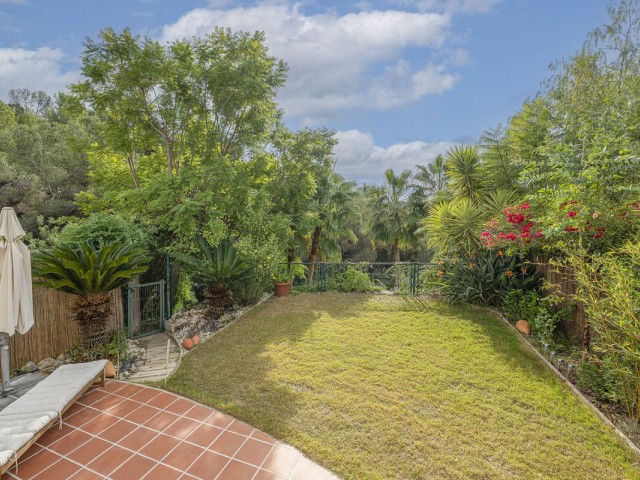 3 Bedrooms Townhouse in Istán