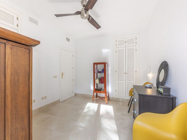 3 Bedrooms Townhouse in Istán