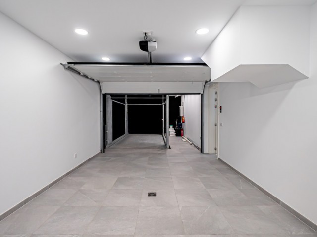 6 Makuuhuoneen Huvila The Golden Mile