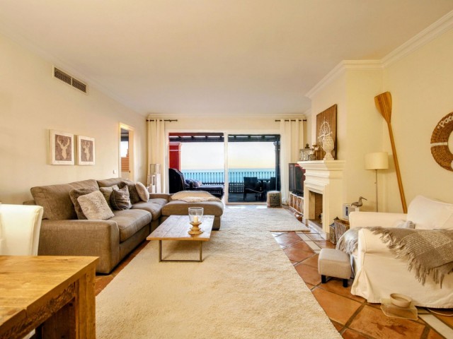 Penthouse avec 2 Chambres  à Elviria