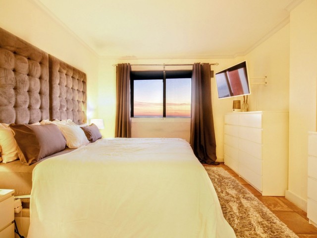 Penthouse avec 2 Chambres  à Elviria