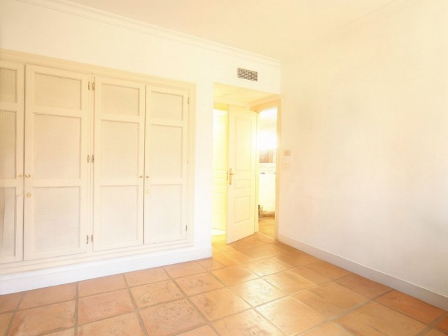 Penthouse avec 2 Chambres  à Elviria