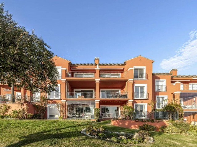 Penthouse avec 2 Chambres  à Elviria