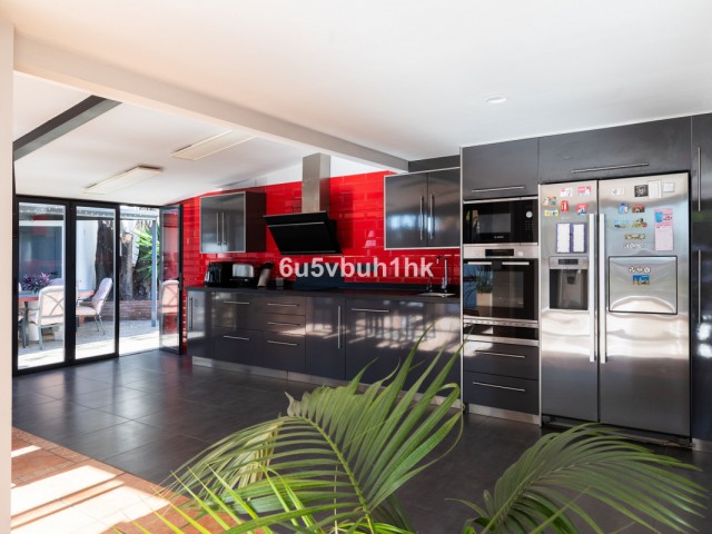 5 Makuuhuoneen Huvila Torremolinos