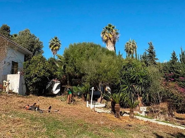 Villa con 6 Dormitorios  en Manilva