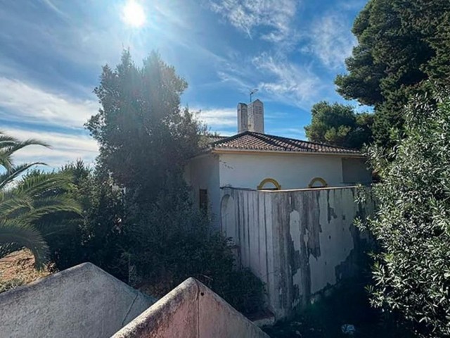 Villa con 6 Dormitorios  en Manilva