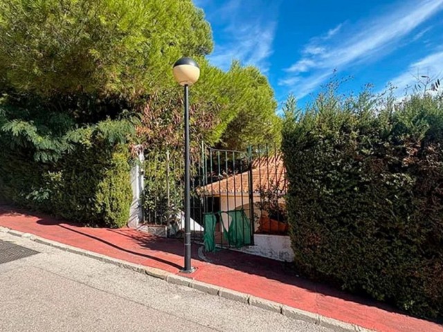 Villa con 6 Dormitorios  en Manilva