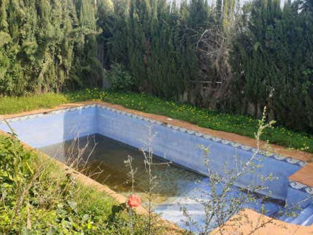 Villa con 6 Dormitorios  en Manilva