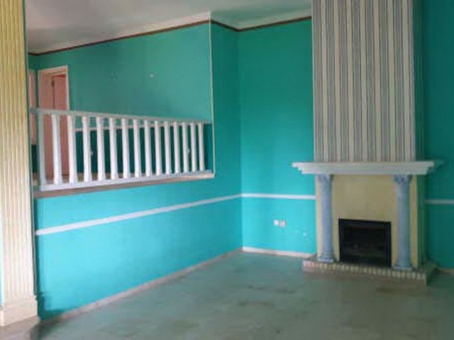 Villa con 6 Dormitorios  en Manilva