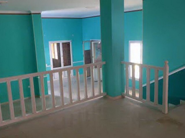 Villa con 6 Dormitorios  en Manilva