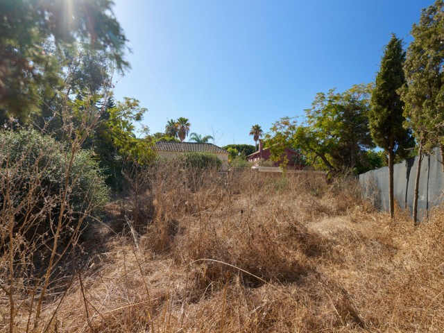  Grundstück in Cabopino