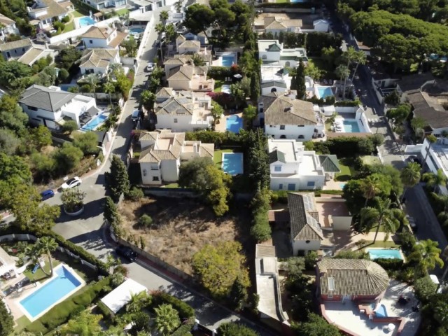  Grundstück in Cabopino