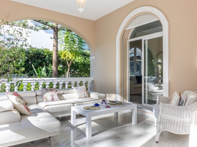 5 Makuuhuoneen Huvila New Golden Mile