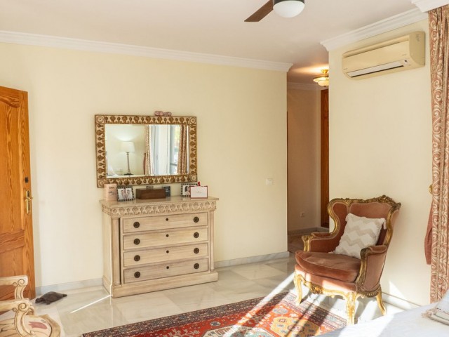 5 Makuuhuoneen Huvila New Golden Mile