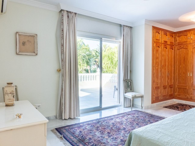 5 Makuuhuoneen Huvila New Golden Mile