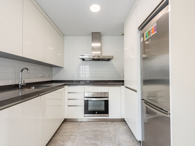 Maison mitoyenne avec 3 Chambres  à Nueva Andalucía