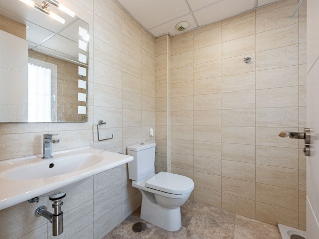 Maison mitoyenne avec 3 Chambres  à Nueva Andalucía