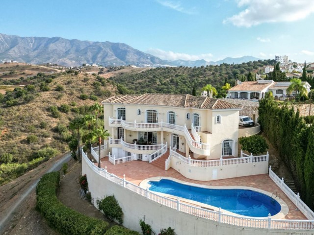 Villa avec 5 Chambres  à Mijas Golf