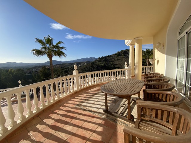 Villa avec 5 Chambres  à Mijas Golf