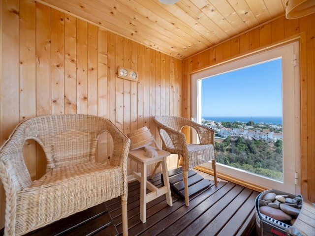 Kattohuoneisto Calahonda